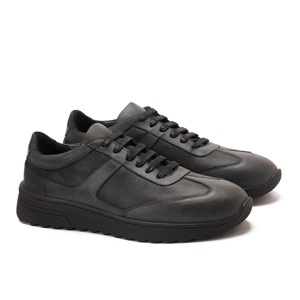 Gladius Sneakers Brush-Off